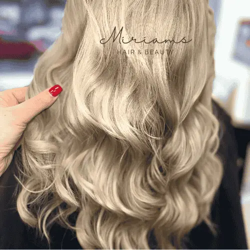 upp fräschning - modellbild för färgbehandling av miriams hair and beauty i stockholm